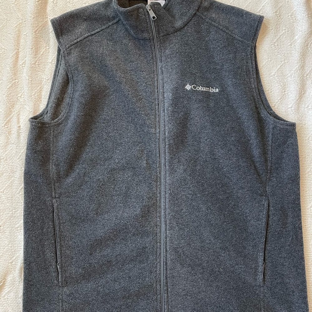 Columbia Men’s Large Gray Fleece Vest Full Zip Layering Outerwear Never Worn